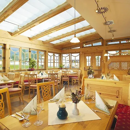 Hotel Hubertus Mit Erlebnislandgasthof Reitherwirt Kitzbuhel