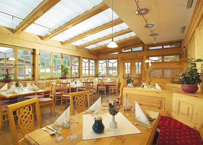 Hotel Hubertus Mit Erlebnislandgasthof Reitherwirt Kitzbuhel