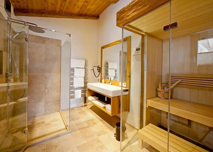 Hubertus Mit Erlebnislandgasthof Reitherwirt ホテル