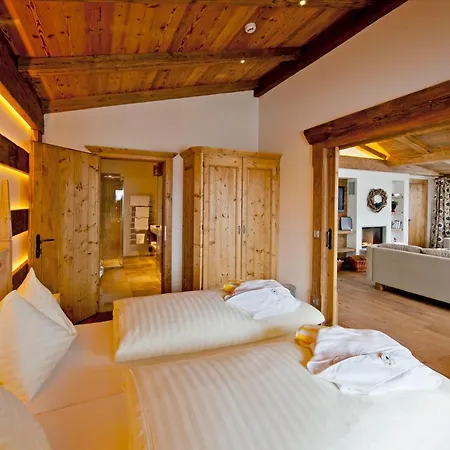 Hubertus Mit Erlebnislandgasthof Reitherwirt 3* Кицбюэль